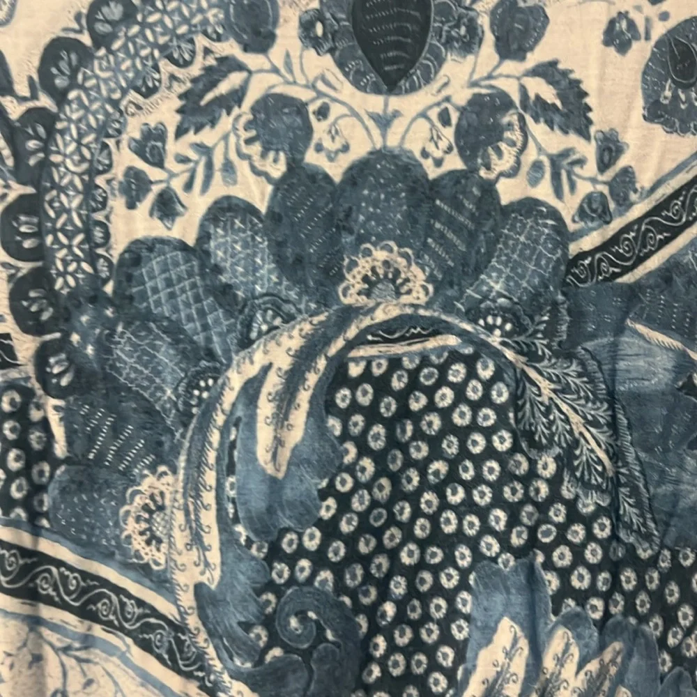 Sleeveless Blue and White Paisley Maxi Dress - Picture 3 of 5